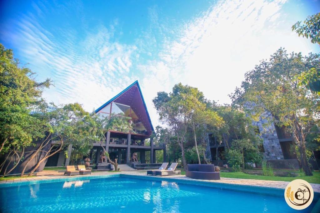 Aswadduma Hotel Дамбулла Экстерьер фото